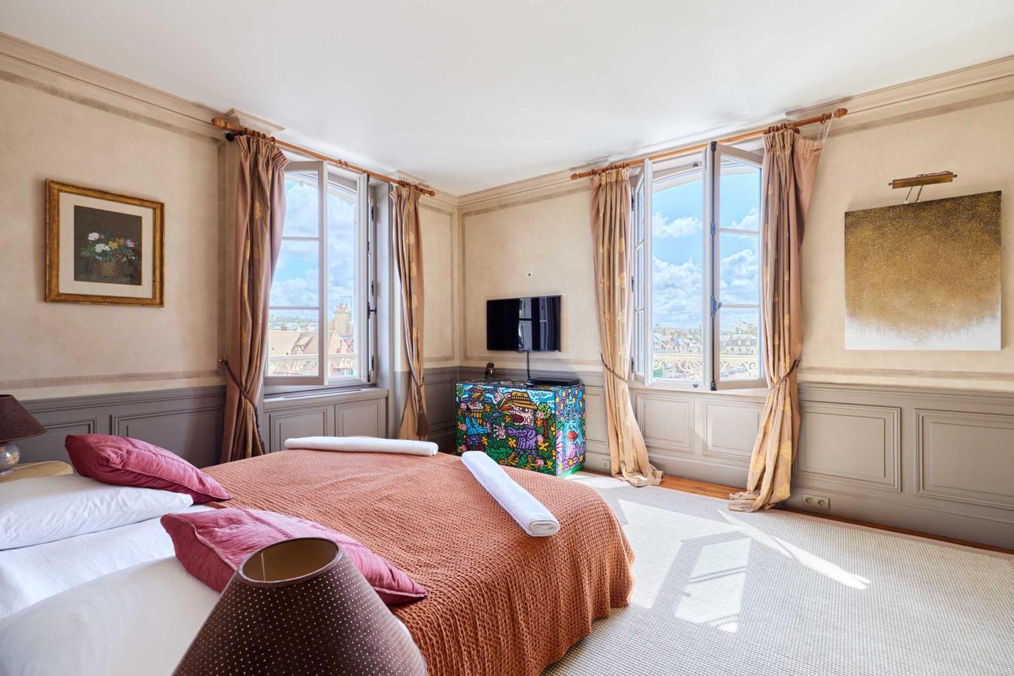 דוביל Luxurious 4 Bedroom Duplex, 200M From Place Morny מראה חיצוני תמונה
