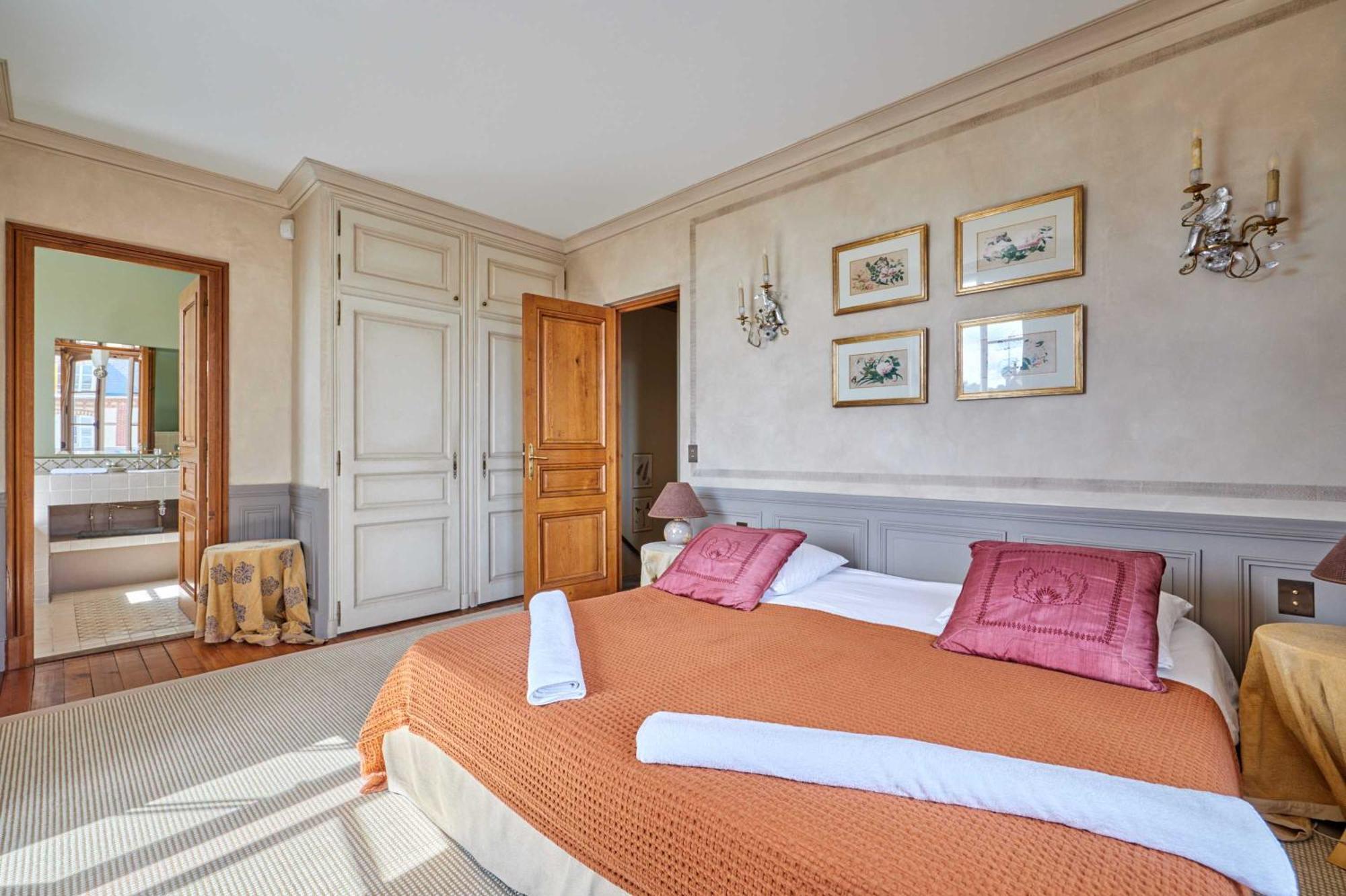 דוביל Luxurious 4 Bedroom Duplex, 200M From Place Morny מראה חיצוני תמונה